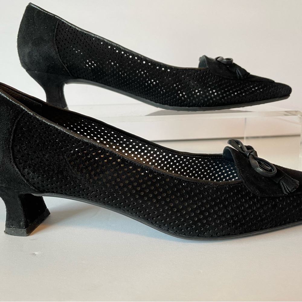 Black Stuart Weitzman Pumps - Size 10M - Picture 4 of 6